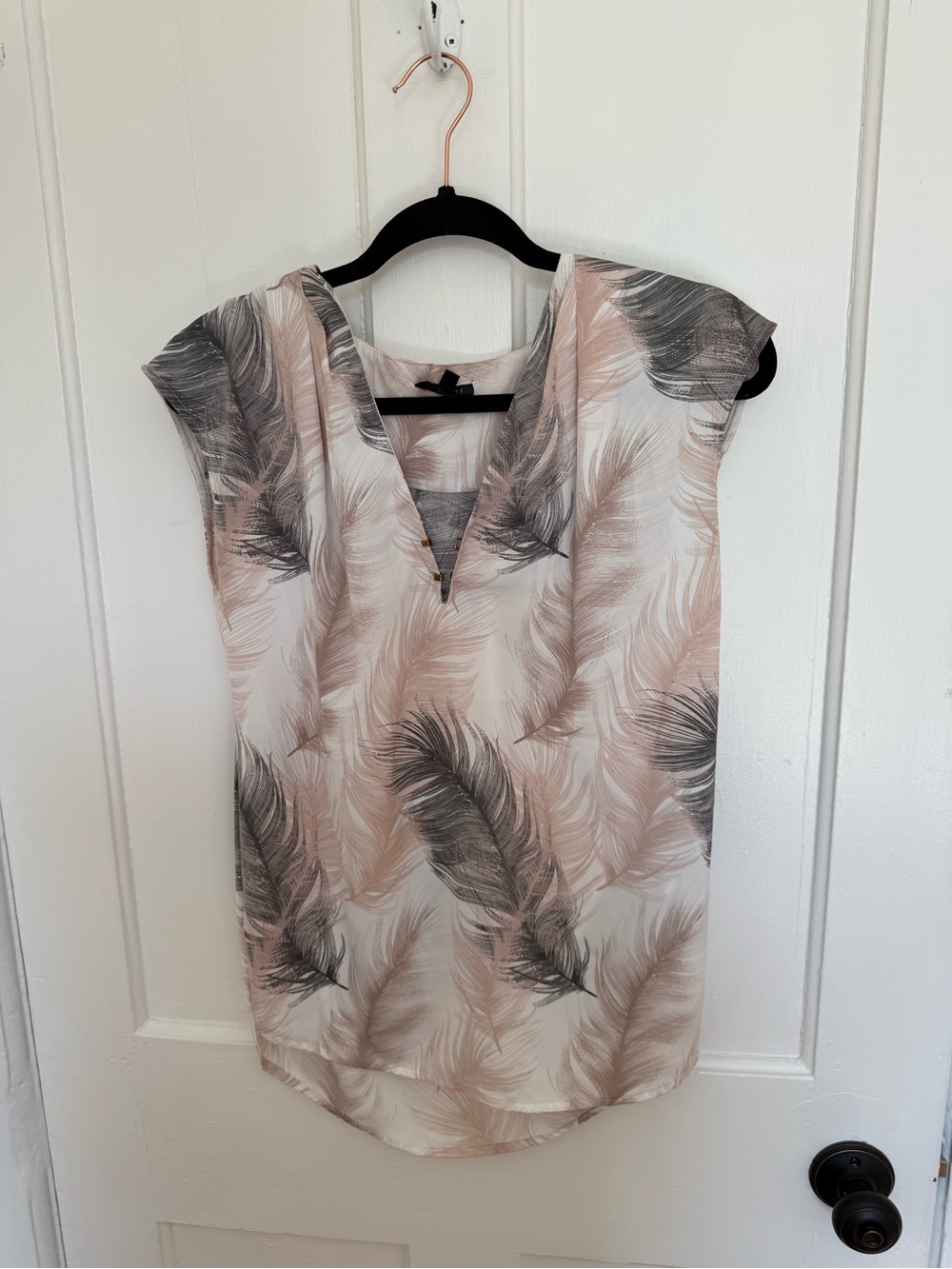 Dynamite Feather-Print V-Neck Blouse - Blush & Gray